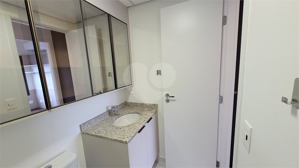 Apartamento de 2 quartos mobiliado à venda no Paraíso