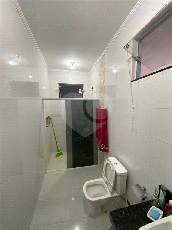 Casa Térrea com 2 dormitórios, sendo 1 suíte.