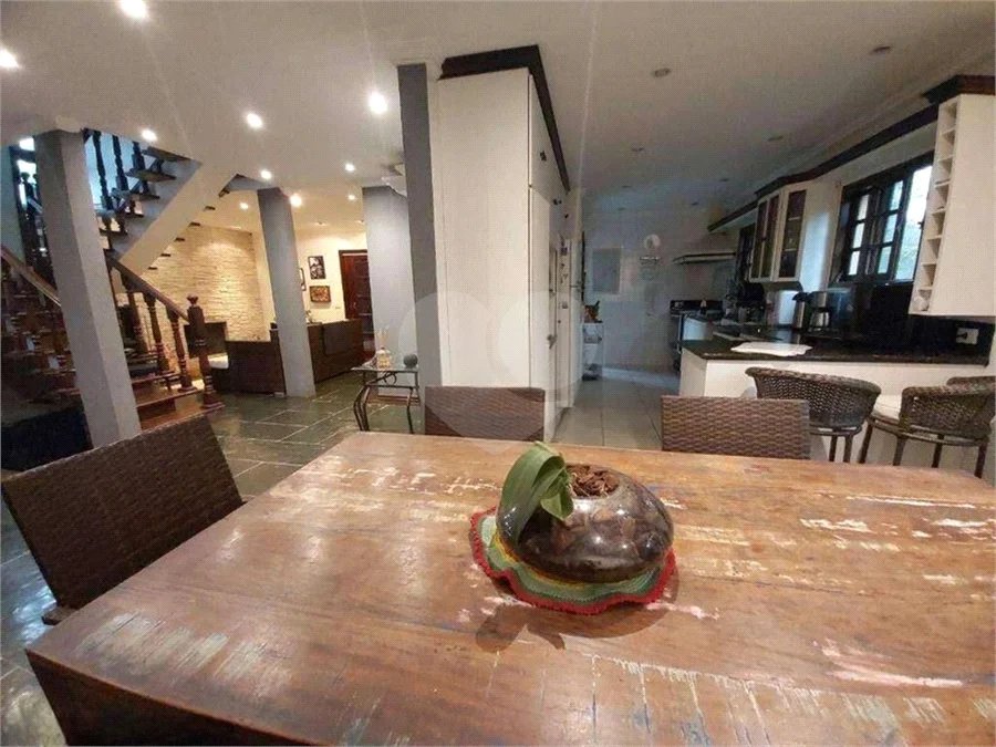 Casa à venda no Condomínio Vista Alegre Sede em Vinhedo/SP