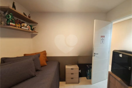 Apartamento totalmente mobiliado com 2 dormitórios, 1 vaga