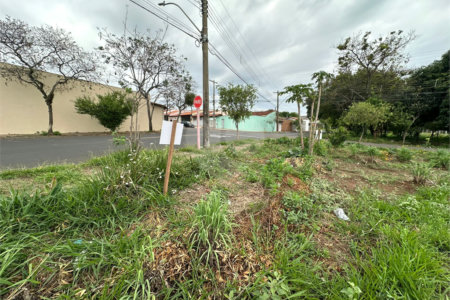 Terreno á venda, com 197m2, no Bairro Parque Primavera em São Carlos.