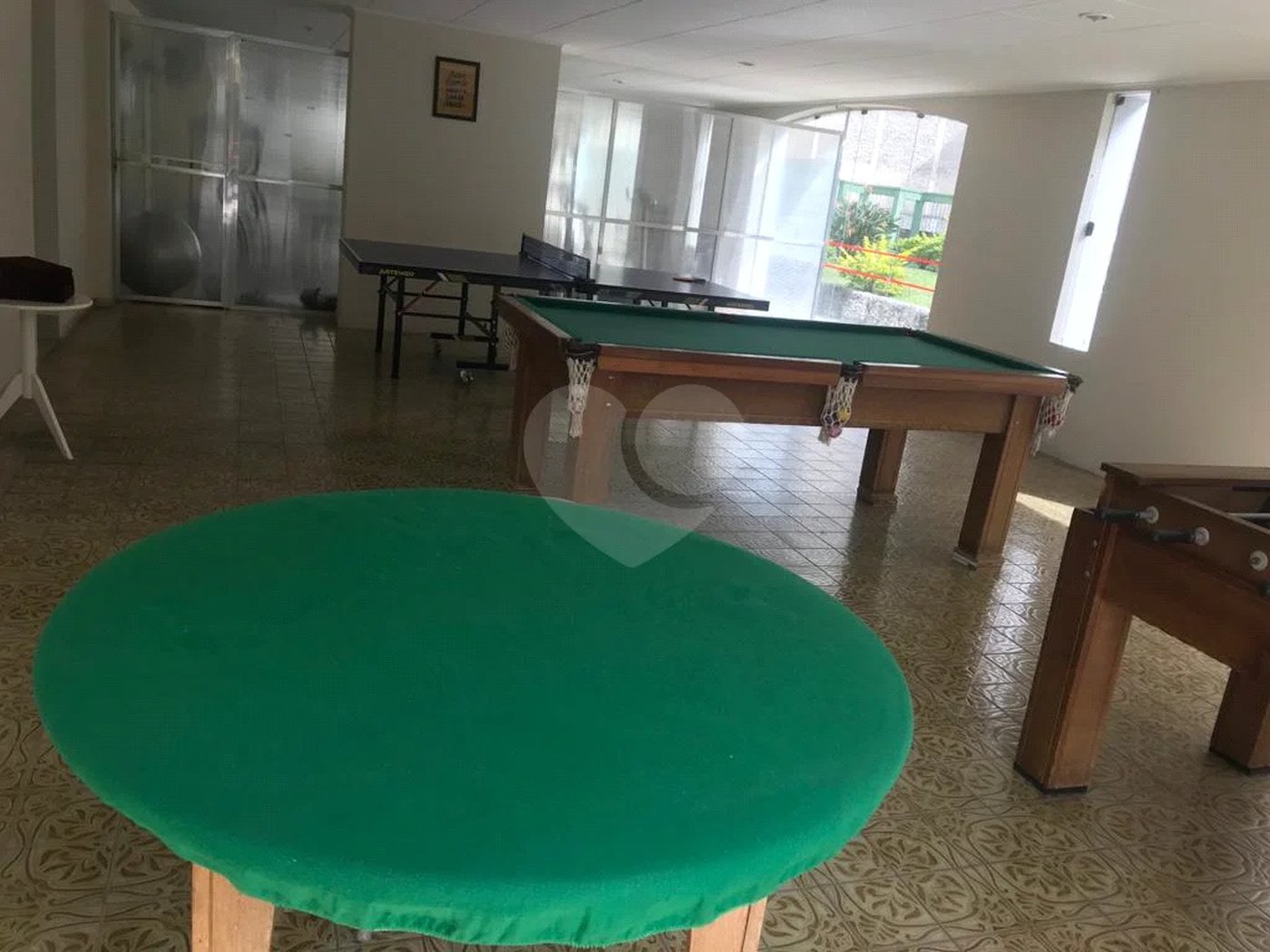 Espaço e Segurança no Bom Retiro: Apartamento de 100 m² com Infraestrutura Completa