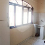 Casa com 180m², 3 dormitórios, 1 vaga, à venda na Vila Scarpelli em Santo André.