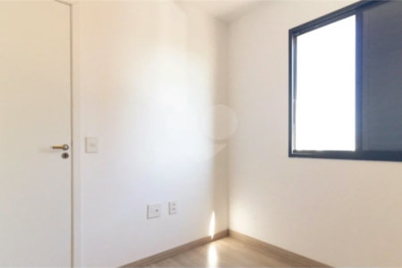 Apartamento à venda no Sacomã com 2 quartos e sem vaga