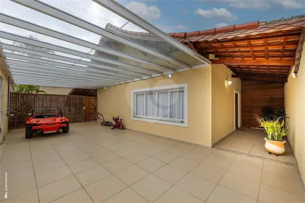 Casa Térrea à venda com 3 quartos, sendo 1 suíte, em Interlagos, São Paulo, SP