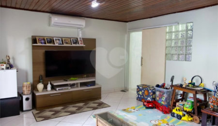Casa à venda com 3 quartos, sendo 1 suíte,  em Cidade das Flores, Osasco, SP