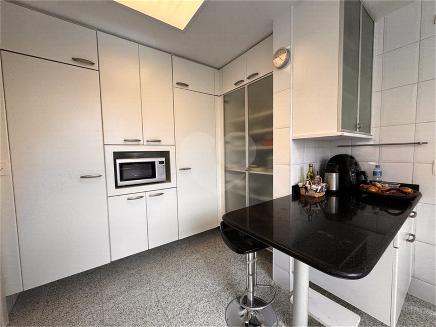 Higienópolis: Apartamento de 350 m2, 4 suítes, 5 vagas.