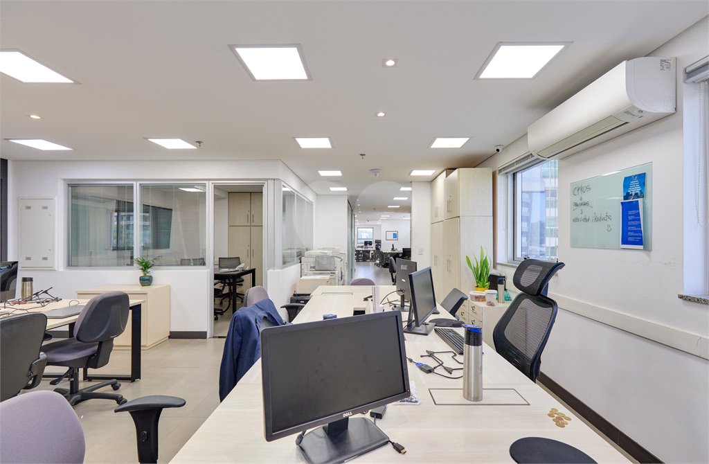 Sala comercial á venda em Santo Amaro, São Paulo - SP