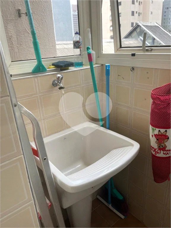 á venda Excelente Apto Mobiliado na Barra Funda - 1 Quarto e Sacada - Aceita Permuta