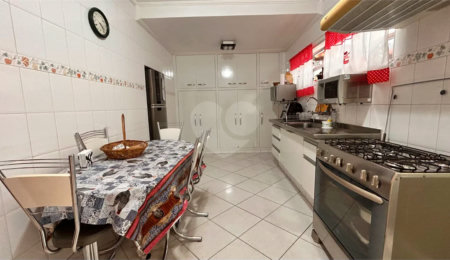 Casa à venda com 3 quartos, sendo 1 suíte,  em Santo Amaro, São Paulo, SP