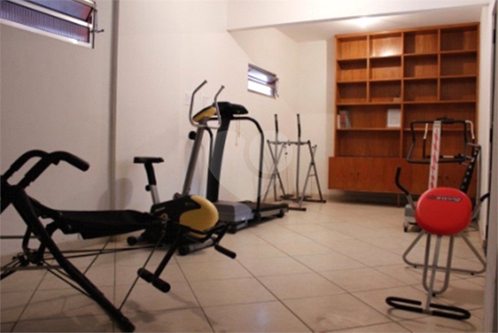 Apartamento 03 Dorm 02 Banheiros 01 Vaga na Saúde para Venda.