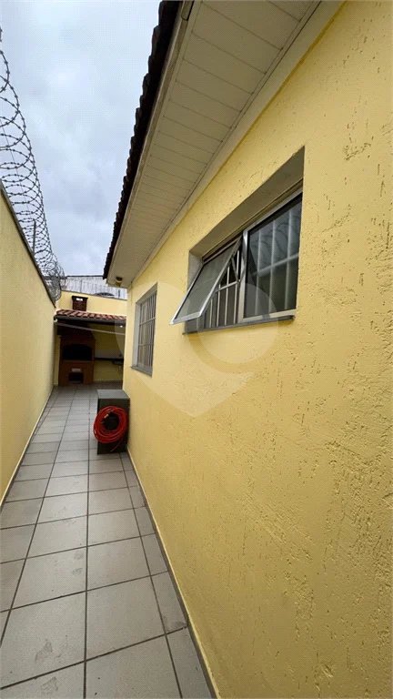 Sobrado na Vila Prudente com 161m², 2 dormitórios, 1 suíte e 2 vagas de garagem