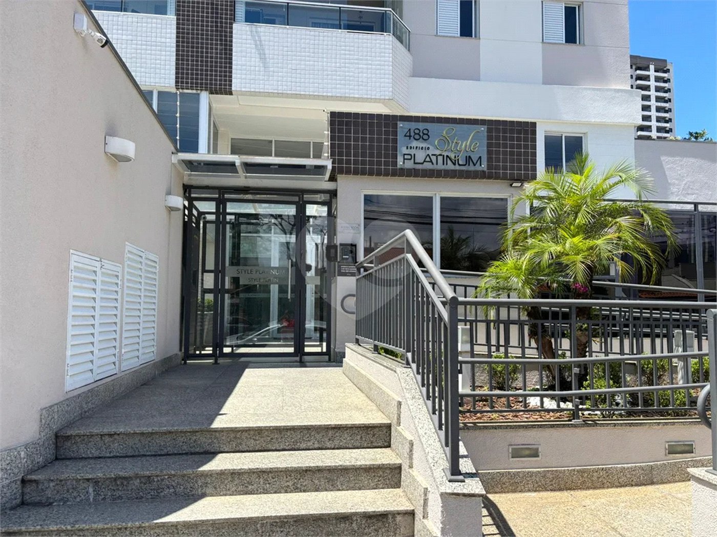 Apartamento com 77m² , 2 dormitórios , sendo 1 suíte , 2 vagas de garagem , a venda no bairro Rudge Ramos.