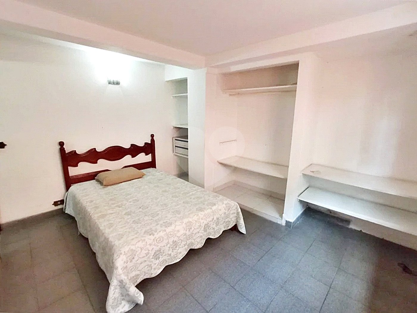 Casa Santa Teresinha | 4 Suítes | 280m² | 3 Vagas | Excelente Localização
