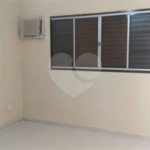 Casa térrea para venda em Araraquara/SP.