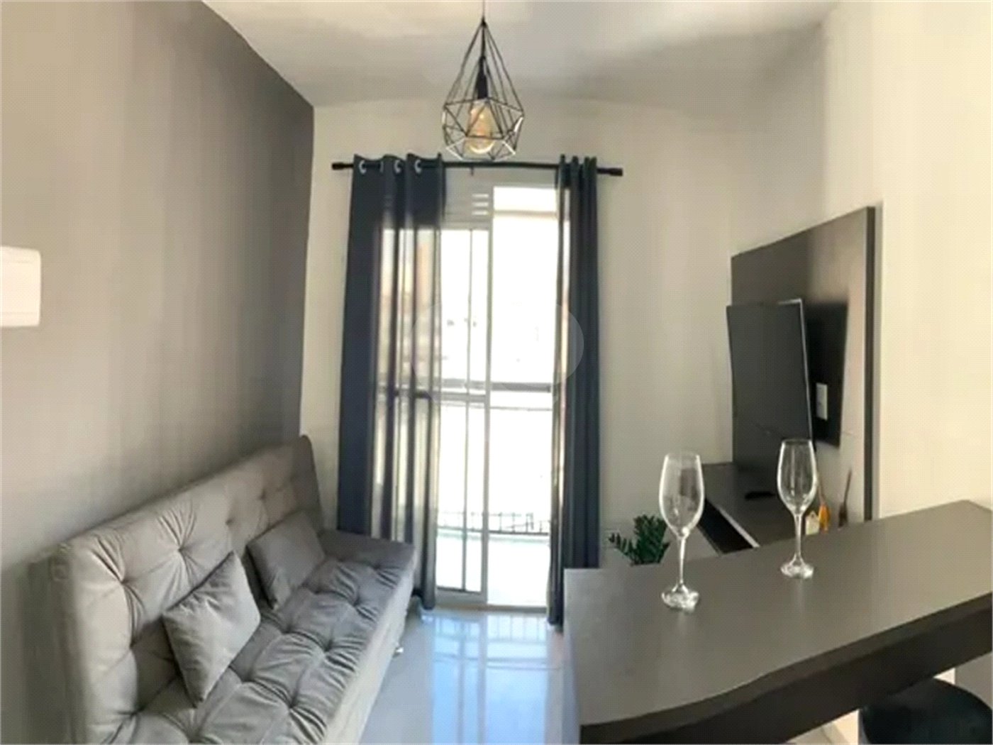 Apartamento mobiliado - 300 metros da estação Liberdade