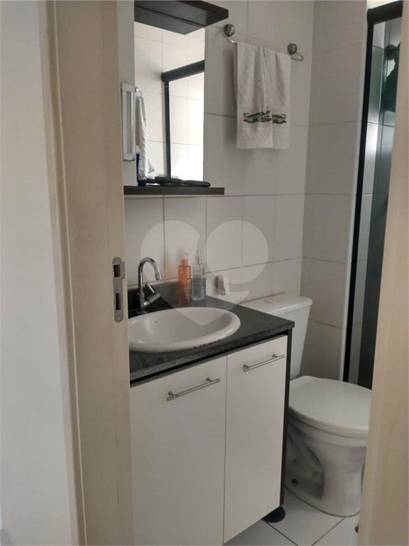 Apto no Cambuci de 55m2, com 2 dorms, 2 banheiros, 1 suíte, 1 vaga. Estuda permuta.