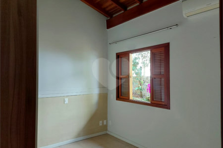 Casa charmosa e elegante localizada no deslumbrante Condomínio Villagio Capriccio Louveira SP