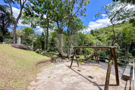 Casa á venda em condominio em Caieiras SP