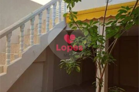 CASA A VENDA NO BAIRRO JARDIM JARÁGUA, 5 DORMITORIOS, 3 BANHEIROS, 3 VAGAS, 198m², TAUBATÉ/SP.