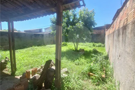 CASA LINEAR PRECISANDO DE REFORMA, 2 QUARTOS COM SUÍTE À VENDA, 121M² DE AREA CONSTRUIDA- CAMPO GRANDE