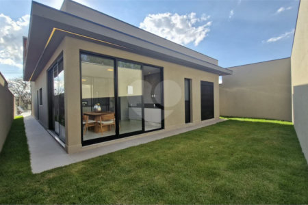 Casa Térrea de Alto Padrão no Condomínio Elementum | Totalmente Mobiliada e Decorada, 3 Suítes e Piscina