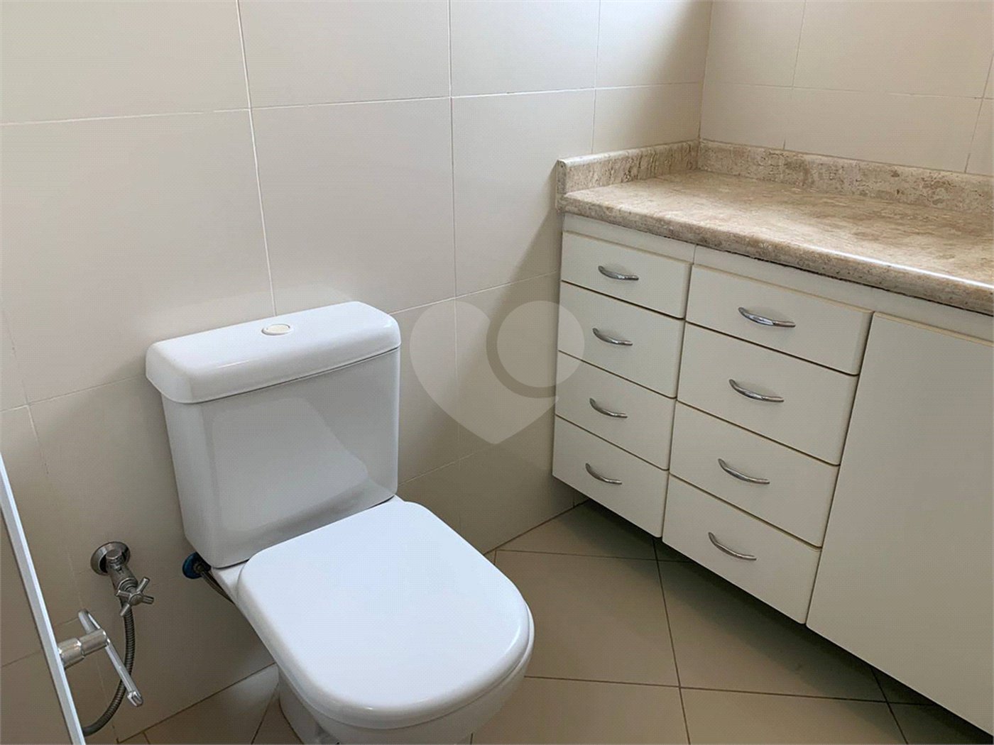 Apartamento à venda com 2 quartos, sendo 1 suíte,  em Jardim Aeroporto, São Paulo, SP