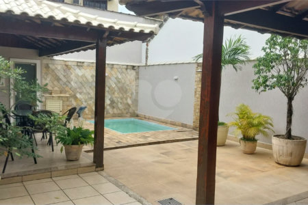 CONDOMÍNIO VALE DAS PALMEIRAS - CASA 3 QTOS + SUITE + PISCINA + GARAGEM 4 CARROS + ENERGIA SOLAR