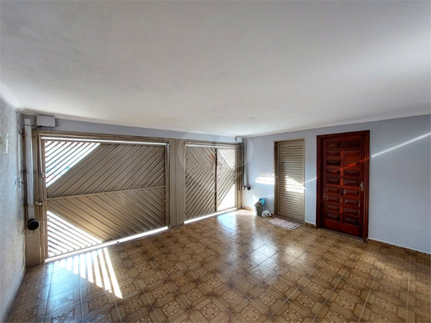 Casa térrea venda ou locação no bairro Chácara Parque Club
