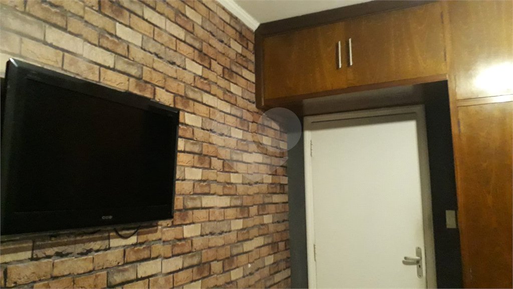 BELA CASA 274 M² C/ 3 QUARTOS 1 SALA 1 COZINHA 3 BANHEIROS 2 VAGAS Para Estacionamento coberta P/ VENDA NA V N Cachoeirinha