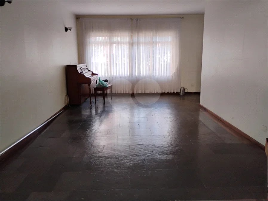 Vende-se ou Aluga-se Casa com 400 m2 na Vila Mascote