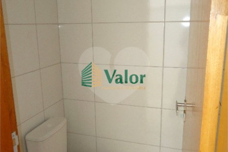 Casa no Condomínio Quebec, com 4 dormitórios, sendo 1 suíte.