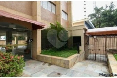 Apartamento com 3 dormitórios , sendo 1 suíte ,2 vagas , à venda no bairro da Moóca.