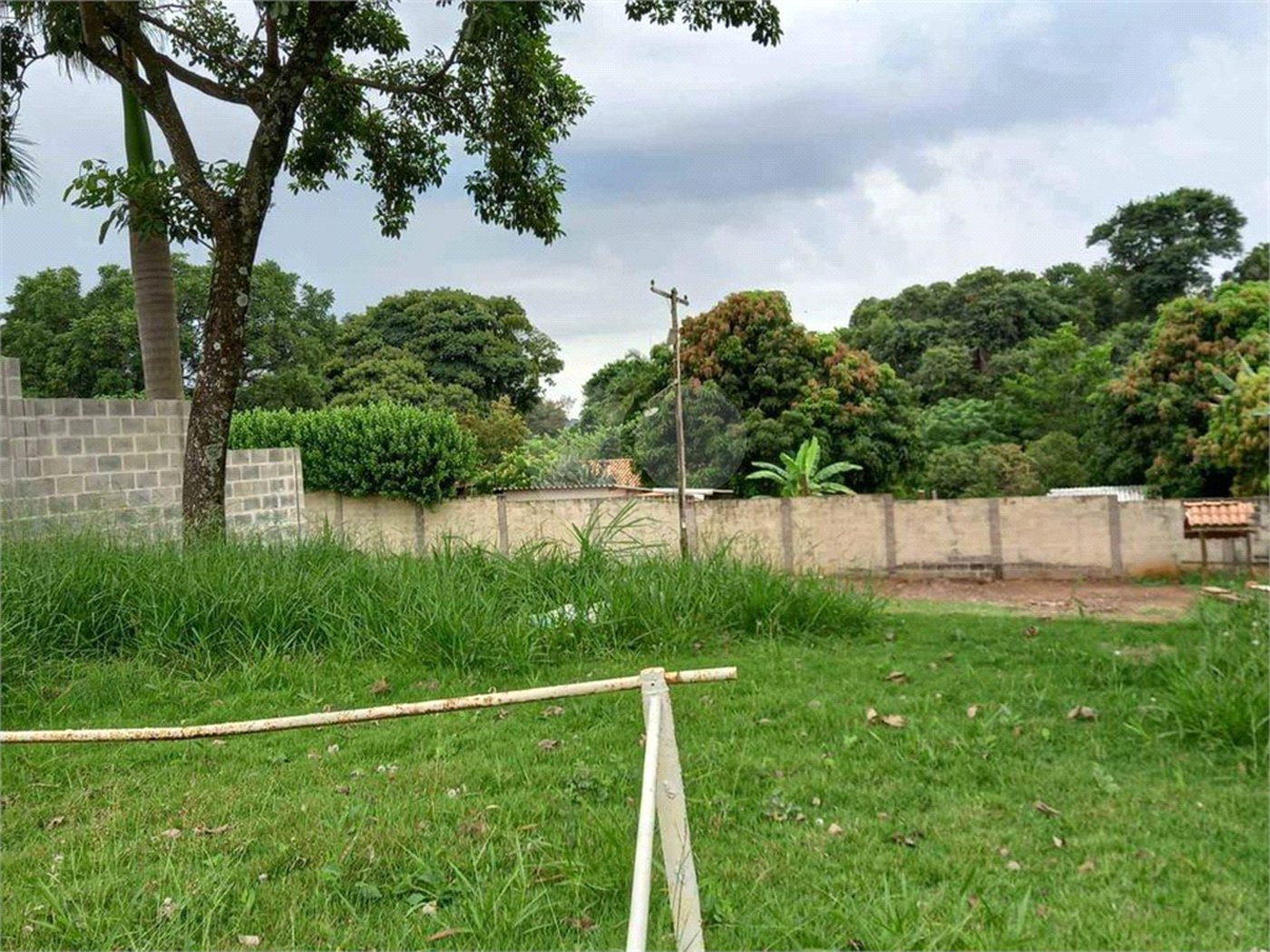 Terreno com 2.010,00 m² .