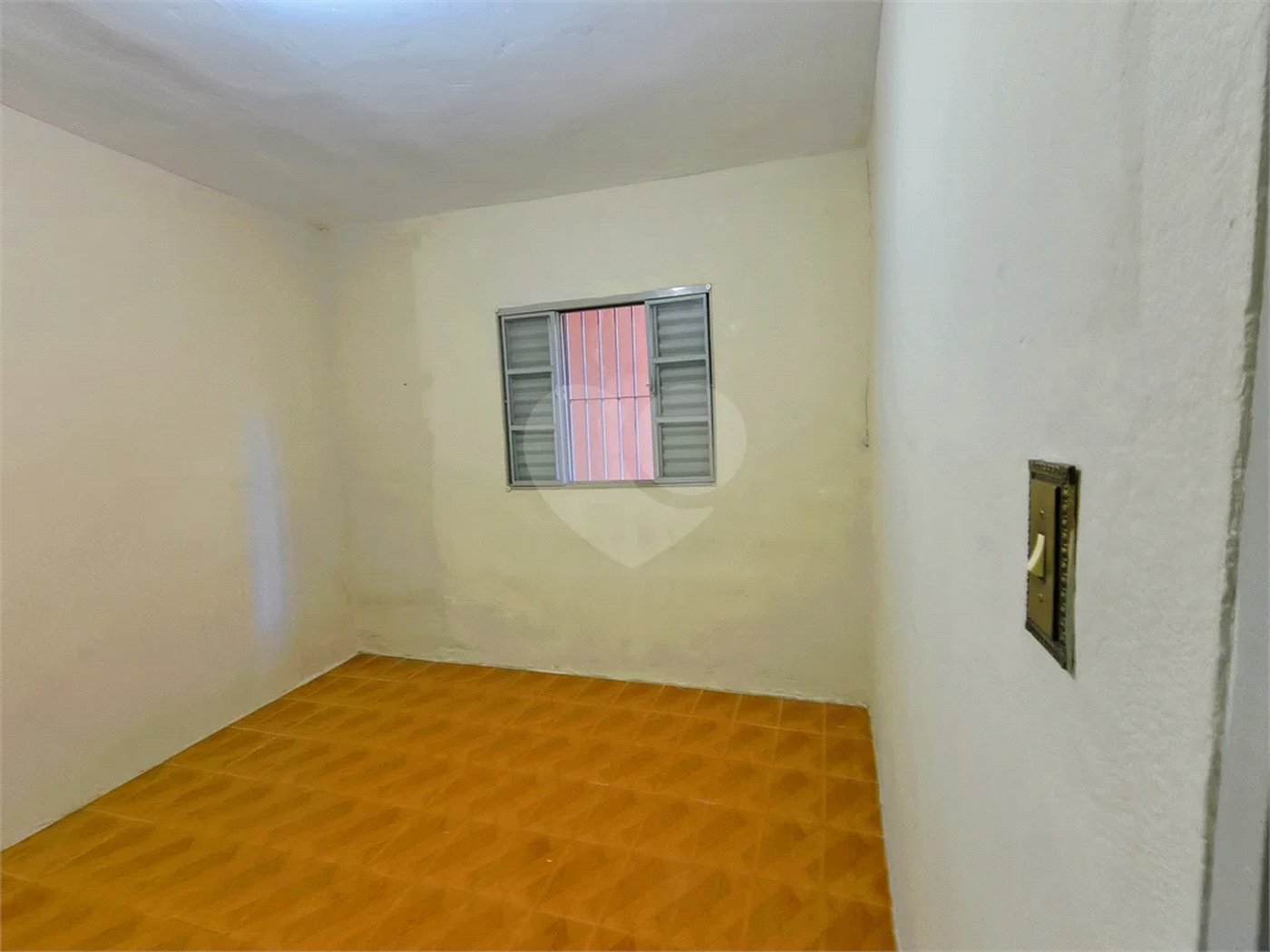 Casa Térrea para Venda – Bairro Vila Avaí, Indaiatuba - com 02 quartos- 01 banheiro-sala -cozinha-quintal e garagem 0 1carro