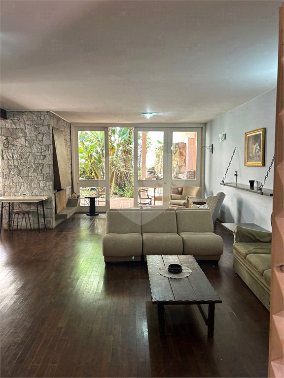 Casa à venda com 3 quartos, sendo 1 suíte, em Interlagos, São Paulo, SP