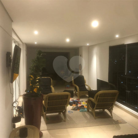 Apartamento á venda com 245m² com 4 dormitórios, 4 vagas CHÁCARA KLABIN Com área de lazer.