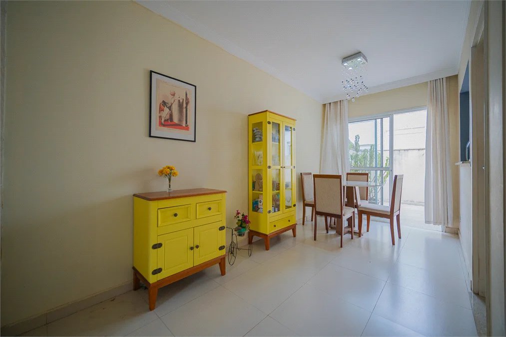 Casa à venda com 3 quartos, sendo 1 suíte, no condomínio Queluz Vita - Casas, Cotia - SP