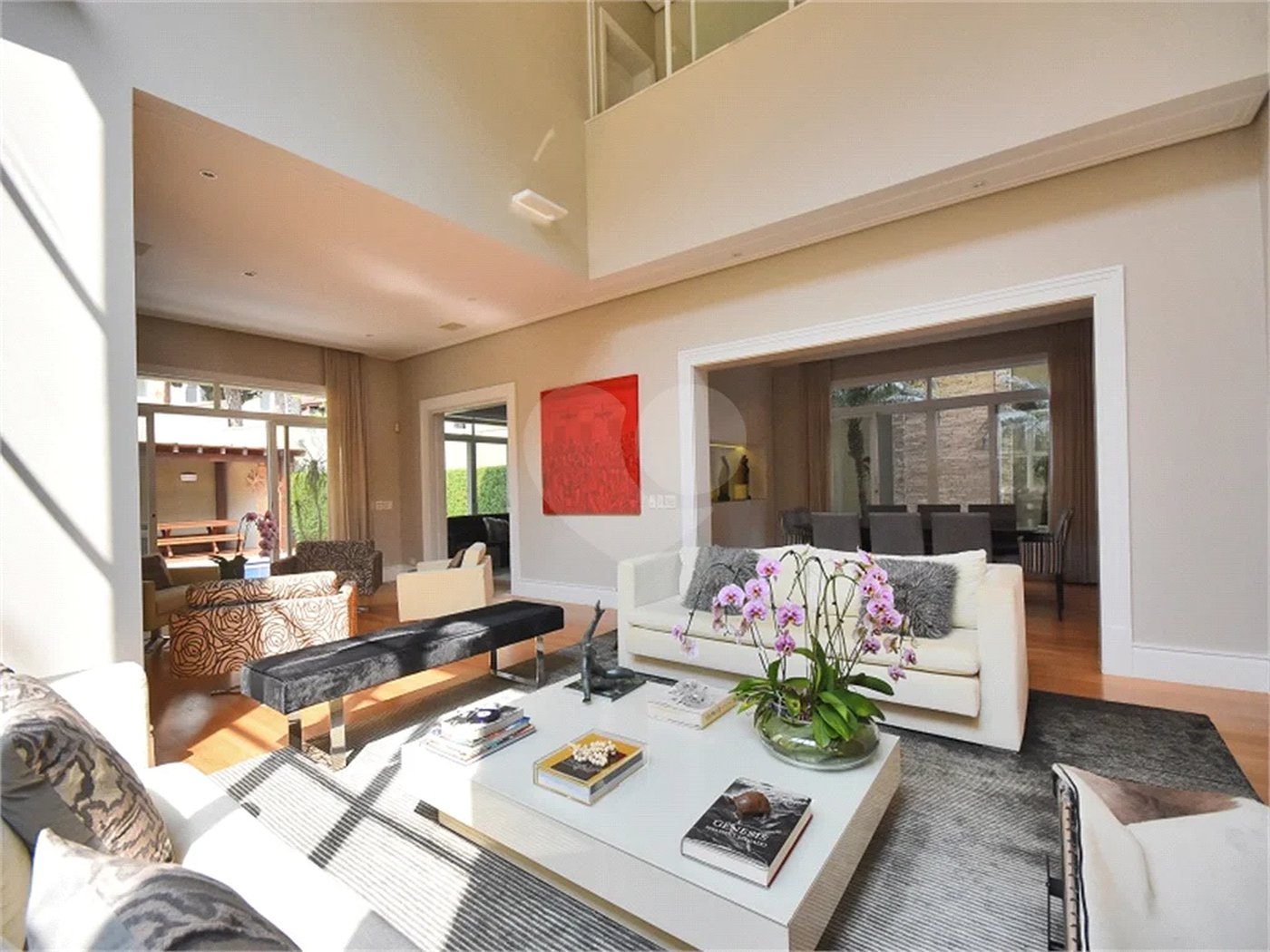 Casa impecável em terreno de 546m2