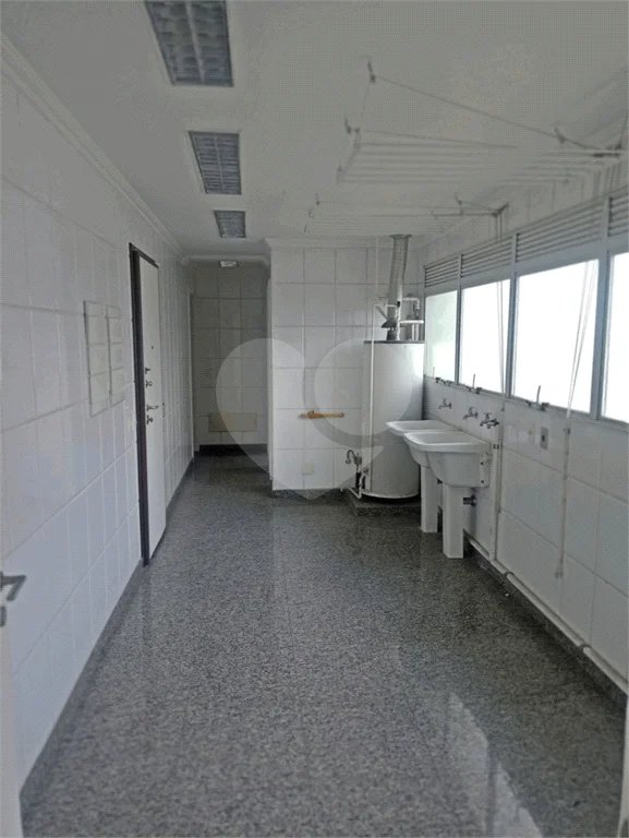 Apartamento a venda com 252 m² no Campo belo.