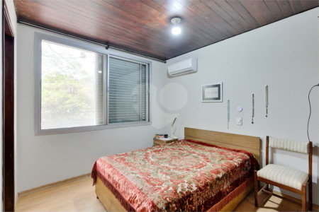 Sobrado à venda com 4 quartos, sendo 3 suítes,  em Granja Julieta, São Paulo, SP