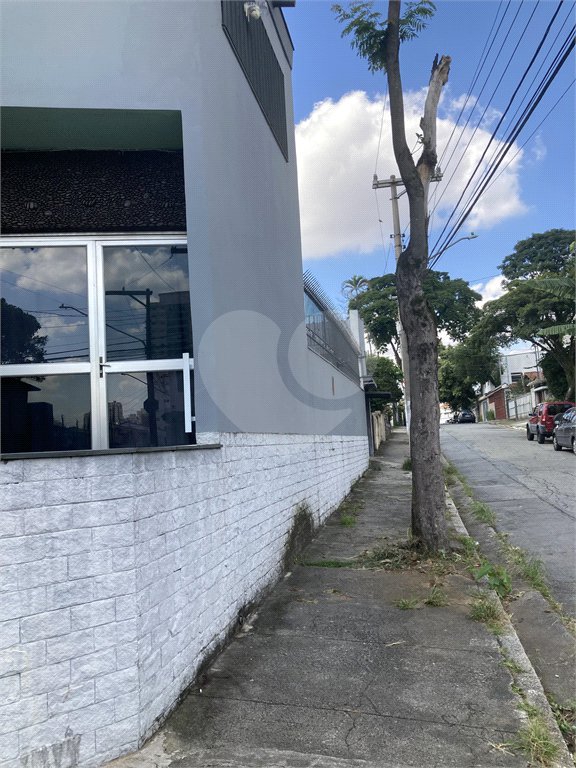 Casa com 4 dormitórios na Saúde.