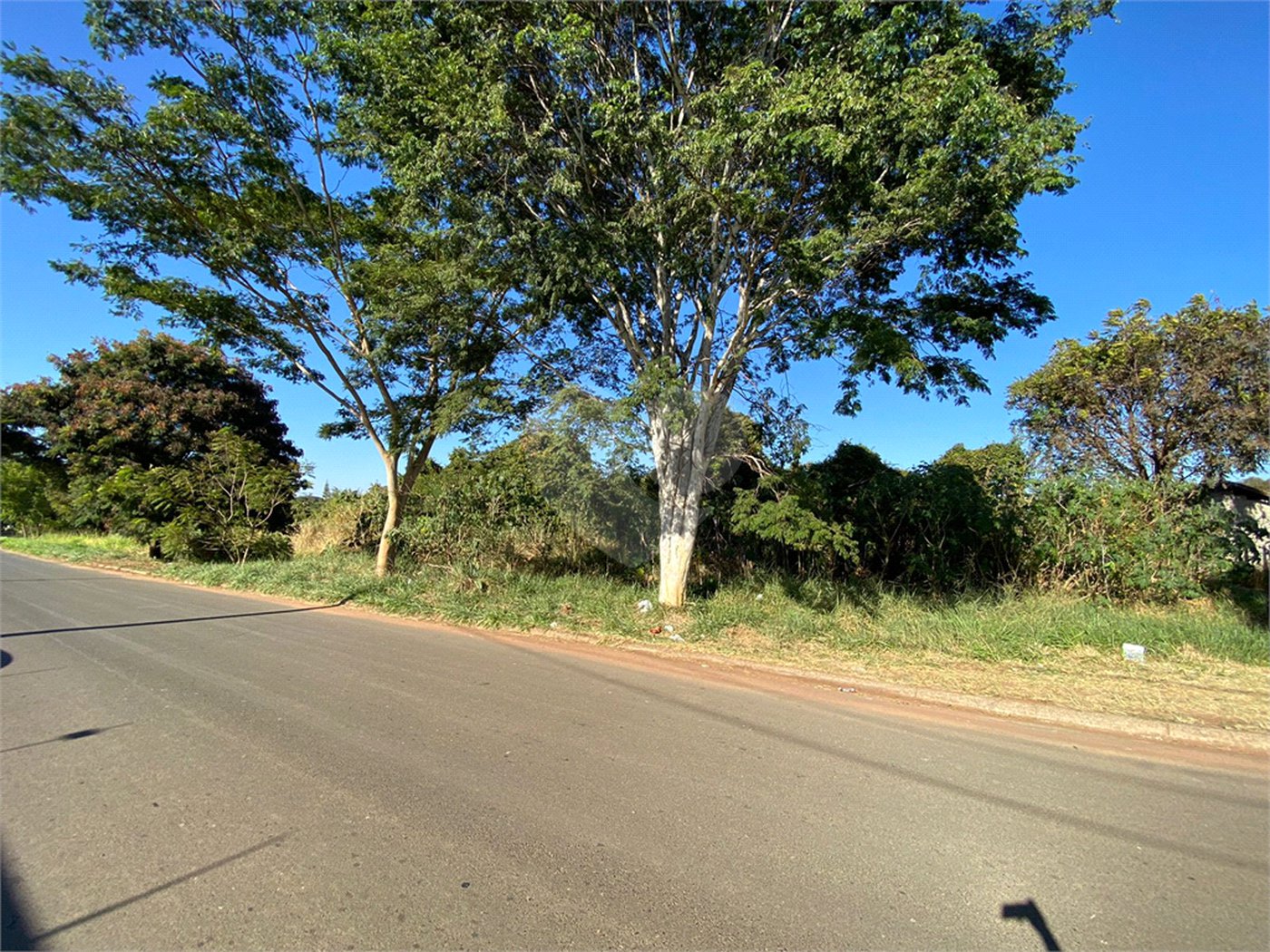 Área de terra para venda no Jardim Embaré,