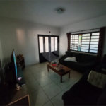 Casa térrea com 2 dormitórios.