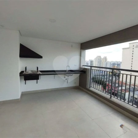Apartamento novo com 129m² na Mooca com 2 suítes e 2 vagas.