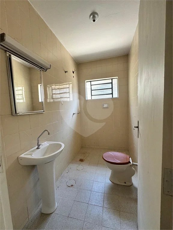 Imóvel Comercial para Venda e Locação no bairro Alto.