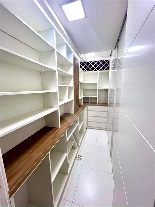 Apartamento à venda com 3 quartos, sendo 1 suíte, em Alto da Boa Vista, São Paulo, SP