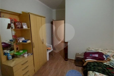 Casa térrea no Cidade Aracy .