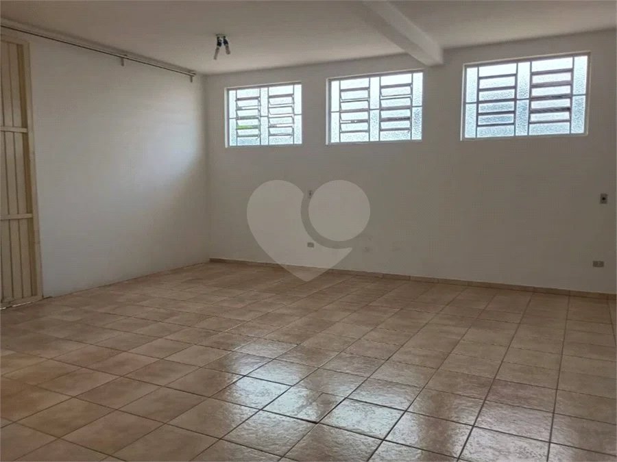 Salão Comercial a Venda no Jardim Melle em Vinhedo/SP