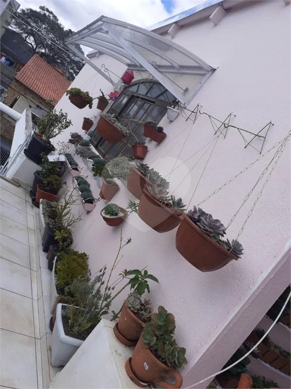 Casa com 260m² , 3 pavimentos , 6 dormitórios , 1 suíte , 3 vagas , a venda no Itaim Paulista.